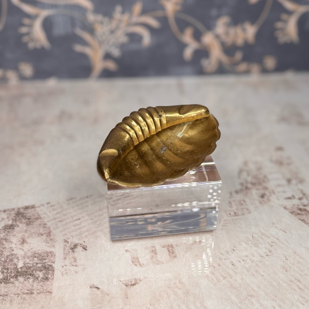 Vintage Mid Century Brass Shell Ashtray Trinket Dish Footed Gold Tone Italy